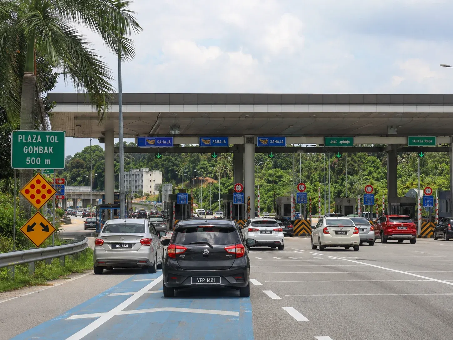 wk tropical gombak toll plaza approach