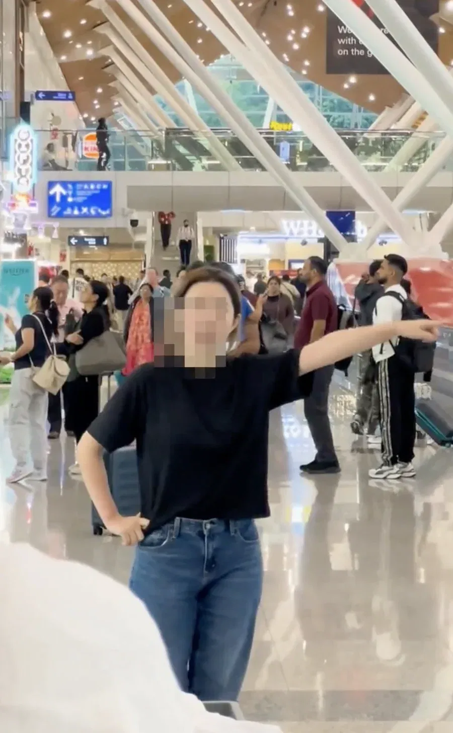 wk women shouting klia