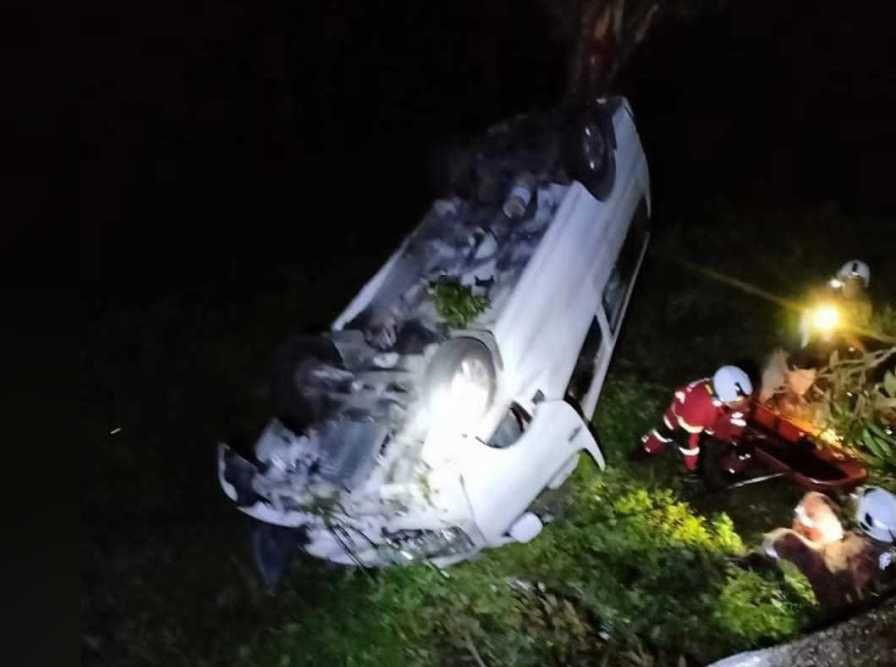 Sg woman killed after van falls into 6m-deep ravine in penang