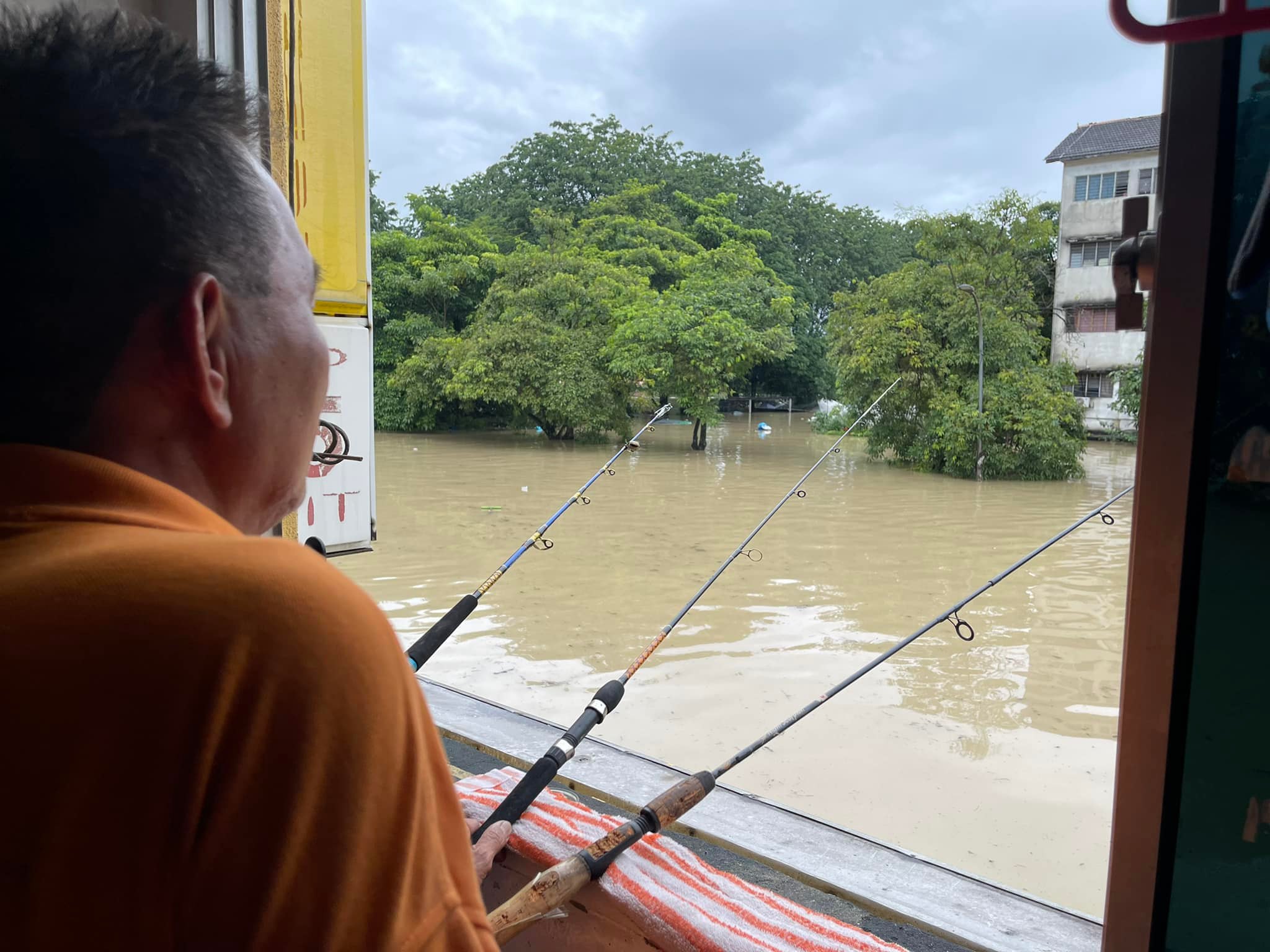 Shah alam flood fishing