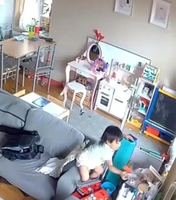 2yo Toddler Spots Signs Of Dad’s Diabetic Attack, Gives Glucose Tablet & Saves His Life
