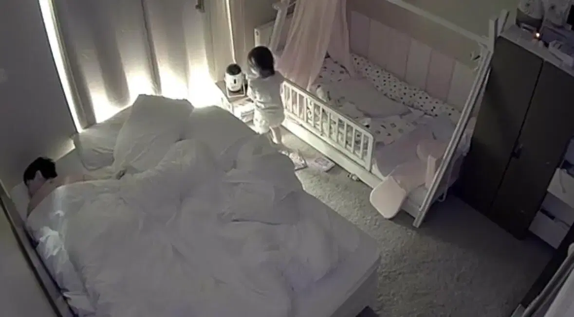 2yo Toddler Spots Signs Of Dad’s Diabetic Attack, Gives Glucose Tablet & Saves His Life
