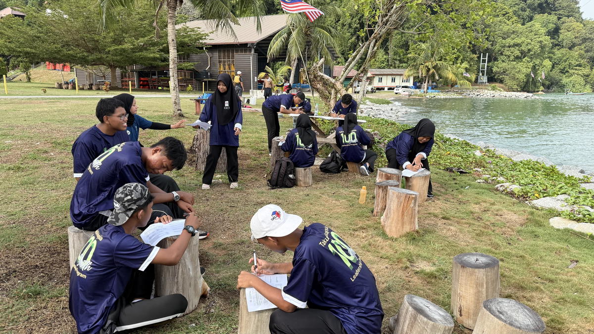 3 - Outdoor challenges inspire leadership participants to connect, collaborate, and thrive together