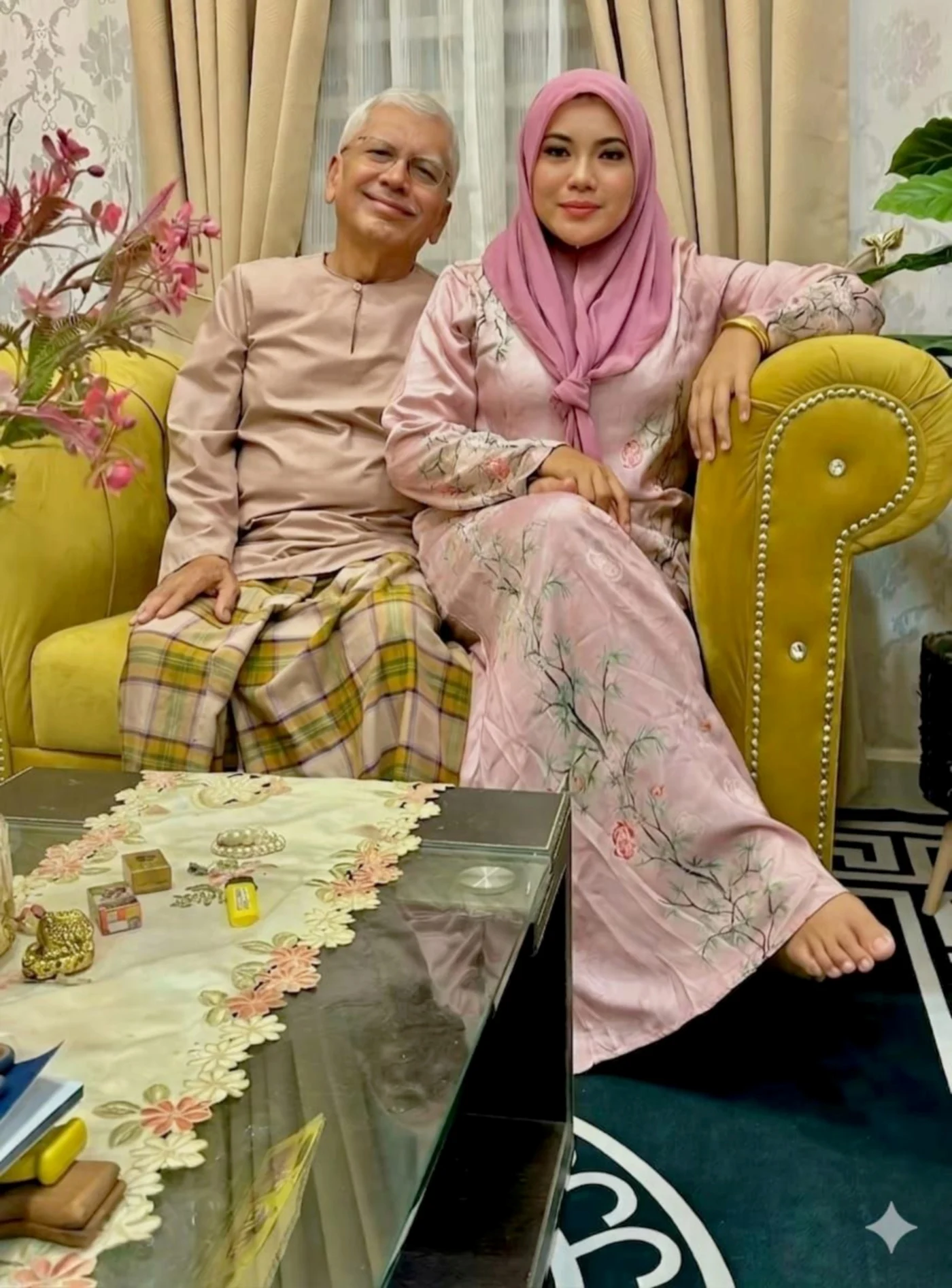 32yo marries 80yo (1)