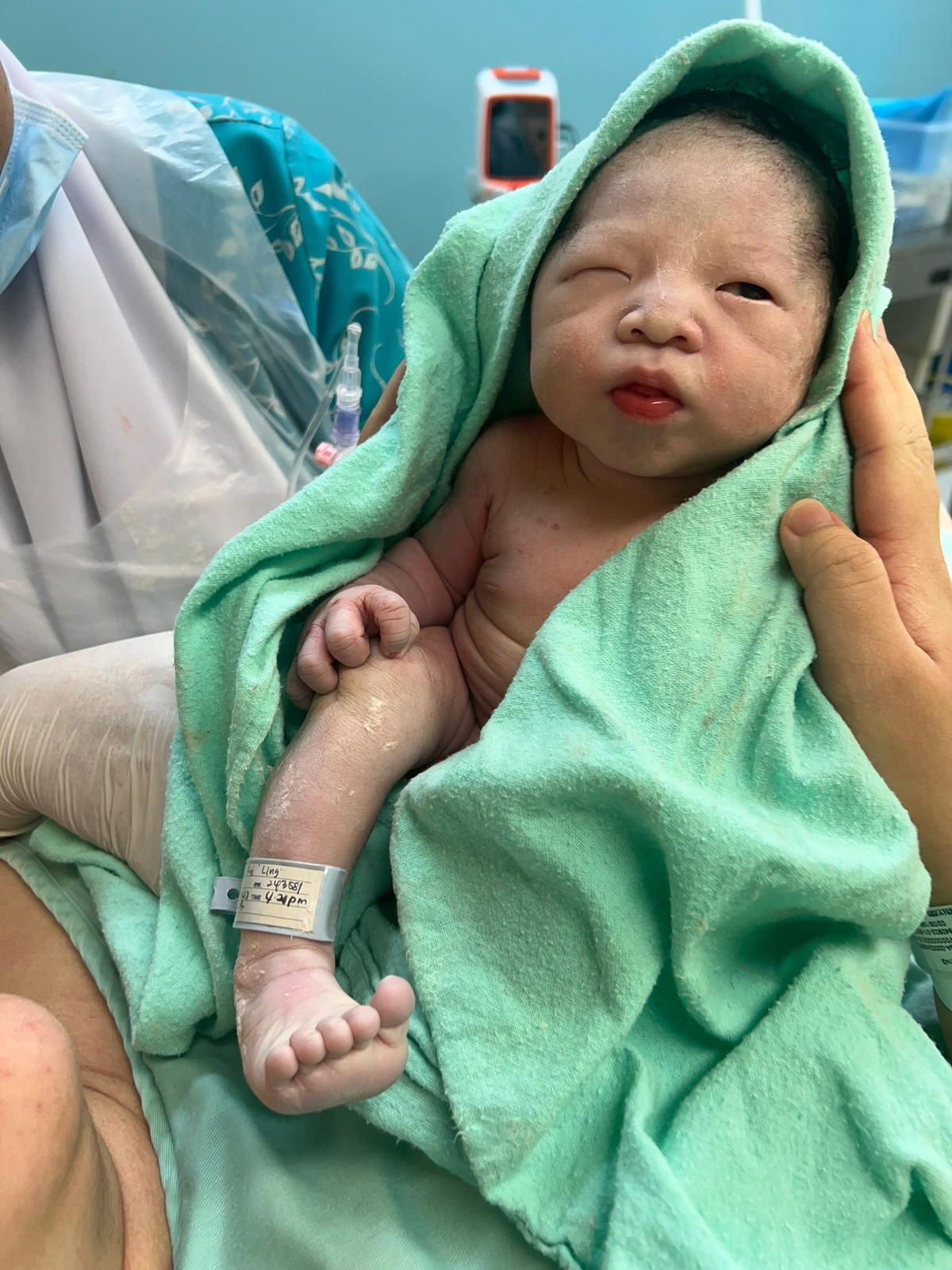 M Sian Woman Endures Congestion At Woodlands Checkpoint To Give Birth In Johor Bahru After Her