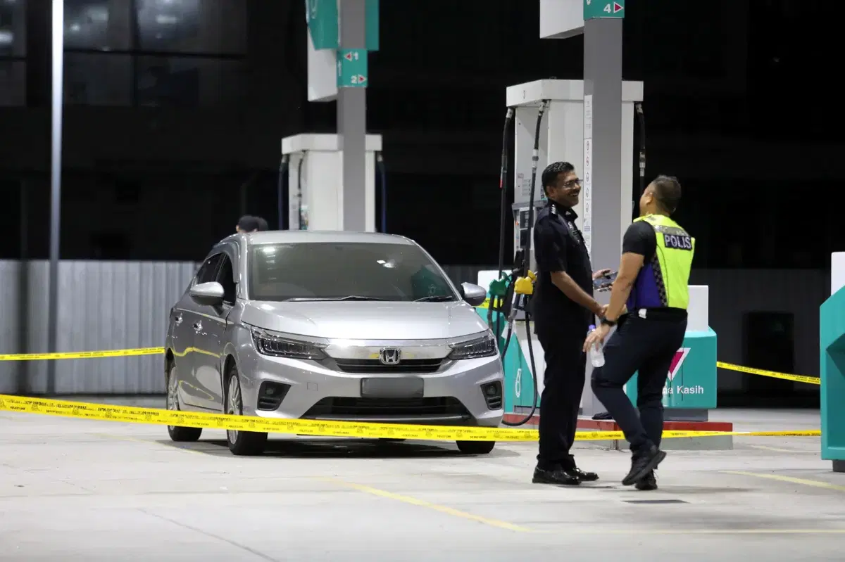 34yo M’sian Man Shot Multiple Times At Petrol Station In Klang, Dies On The Spot 1