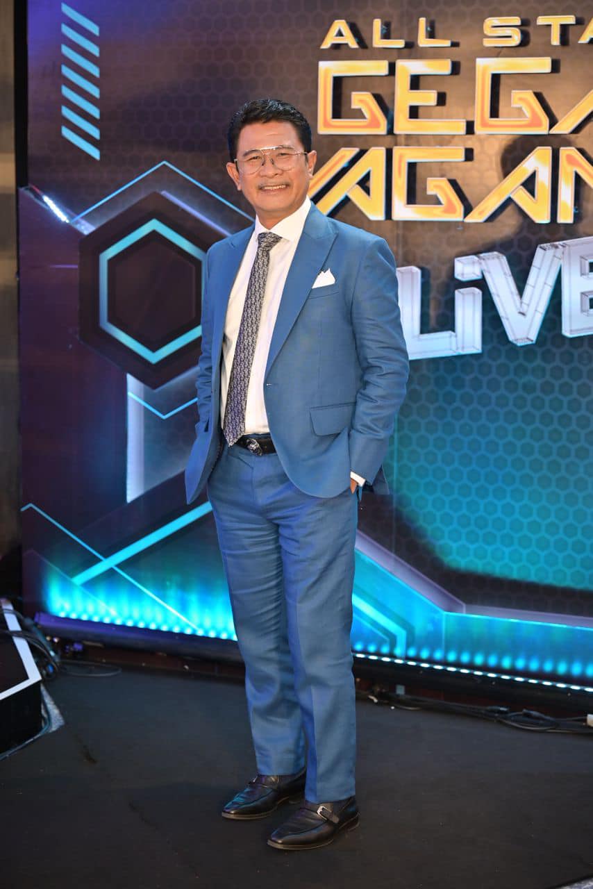 Ceo of farm fresh,azmi zainal, at the all stars gegar vaganza show