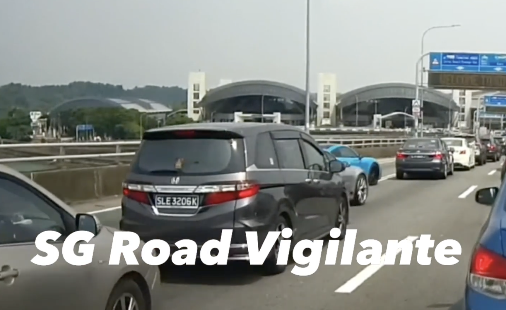 4 sg-registered porsche cars skip queue at johor-sg causeway 1