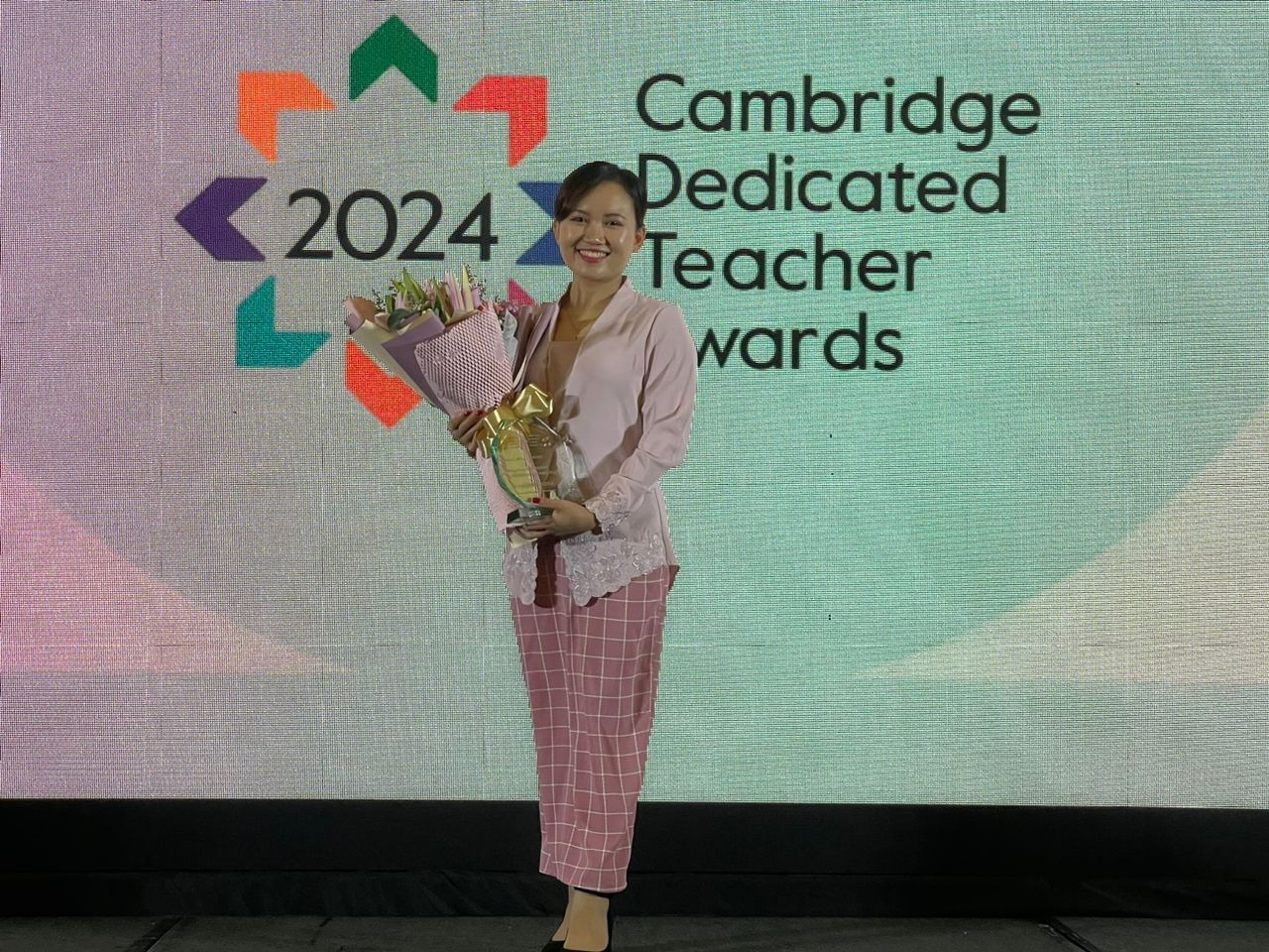 Sydney engelbert, named world best educator by cambridge