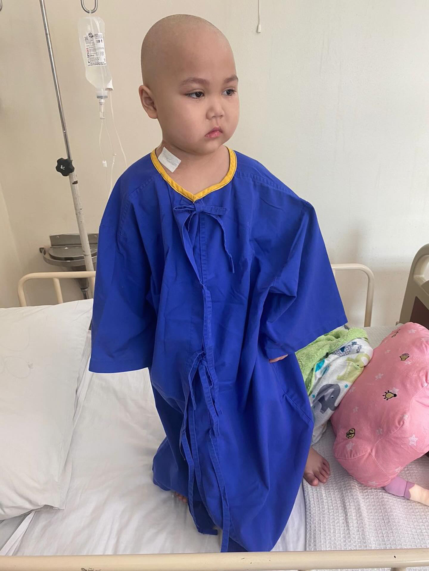 'being bald is cute, right? ' — 4yo m'sian girl's courage in battling leukemia touches netizens' heart  | weirdkaya
