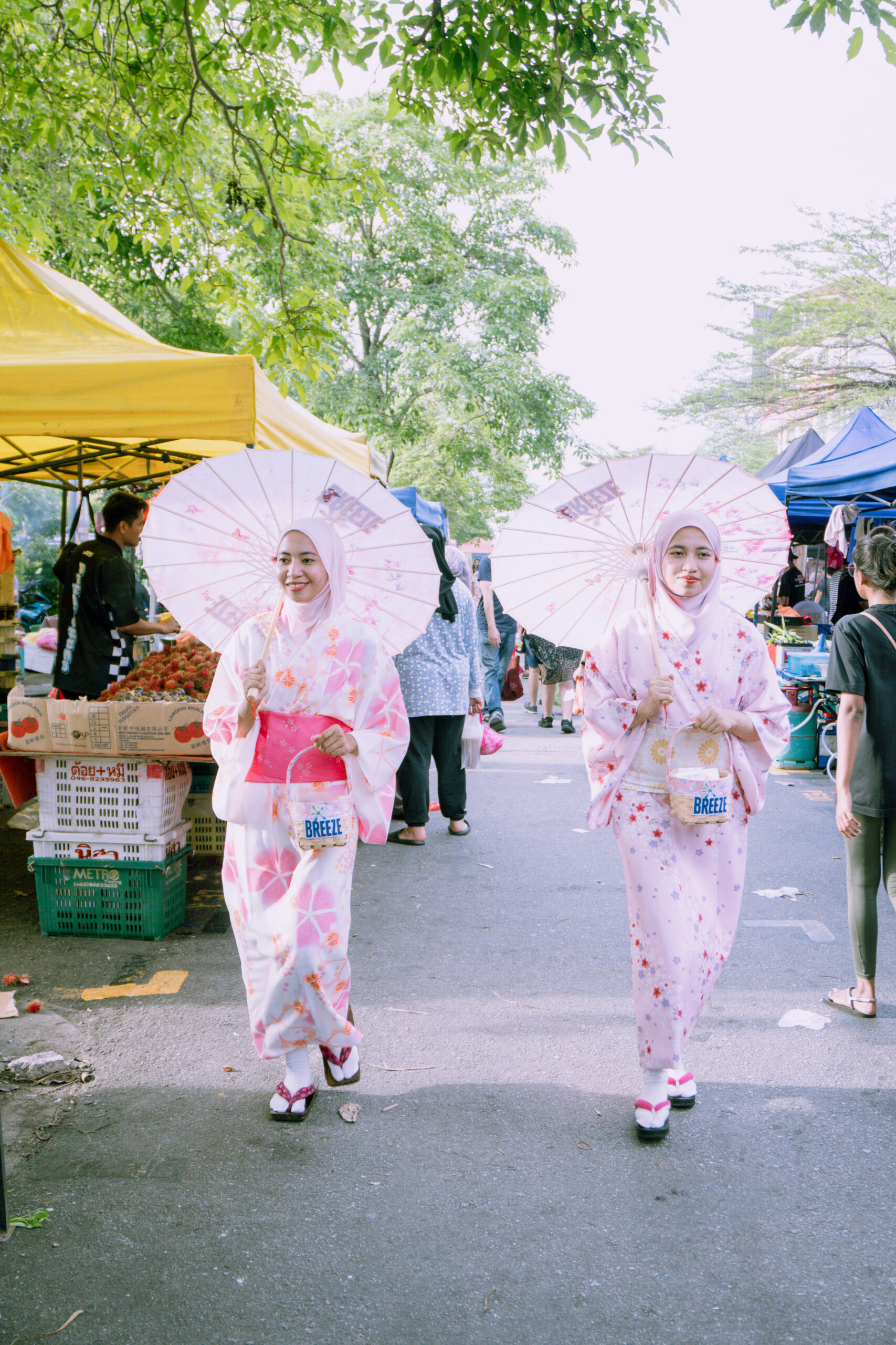 Whole setia alam pasar malam’s been smelling like…sakura lately. But why is that? | weirdkaya
