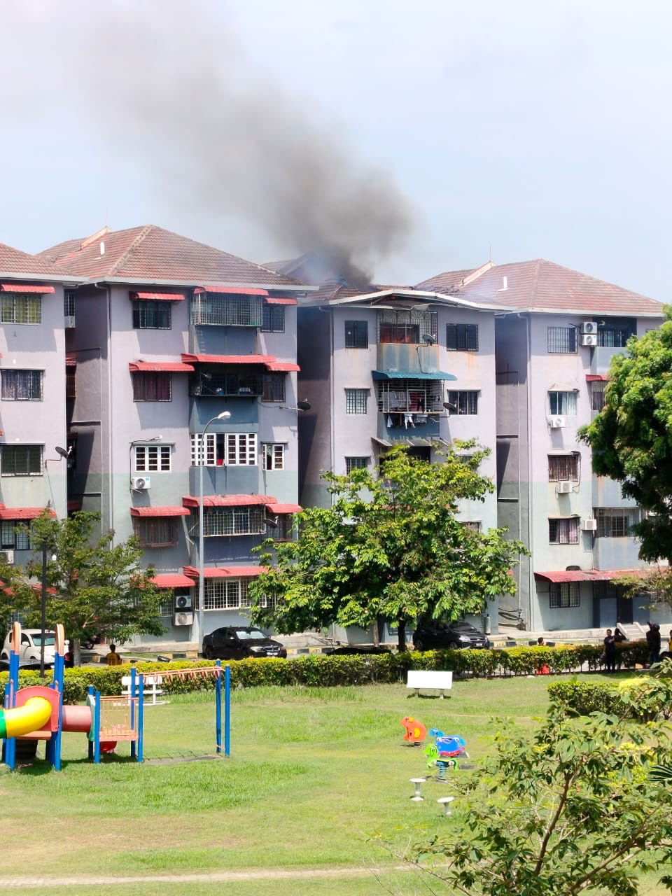 5th Floor Of Seri Kembangan Apartment 80% Destroyed In Fire, No Injuries Reported