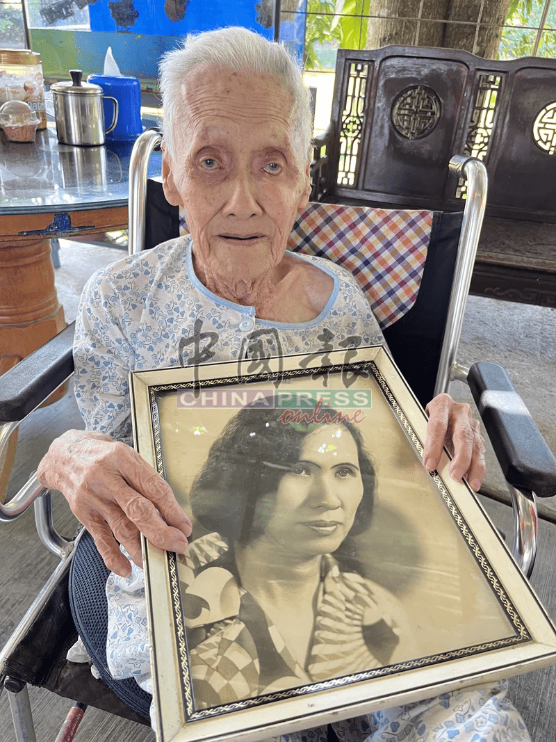 95yo woman wants to reunite with her children (2)