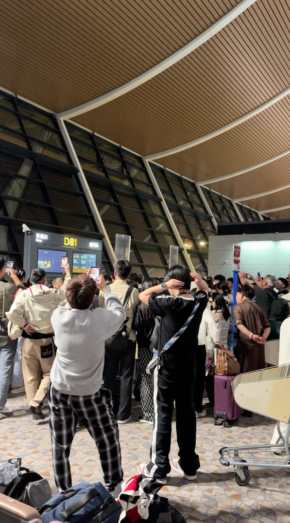 AA flight 50 hour delay (2)