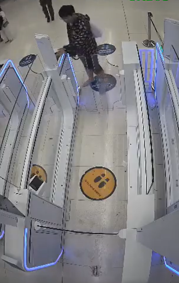 Auto-gantry gate rage (1)