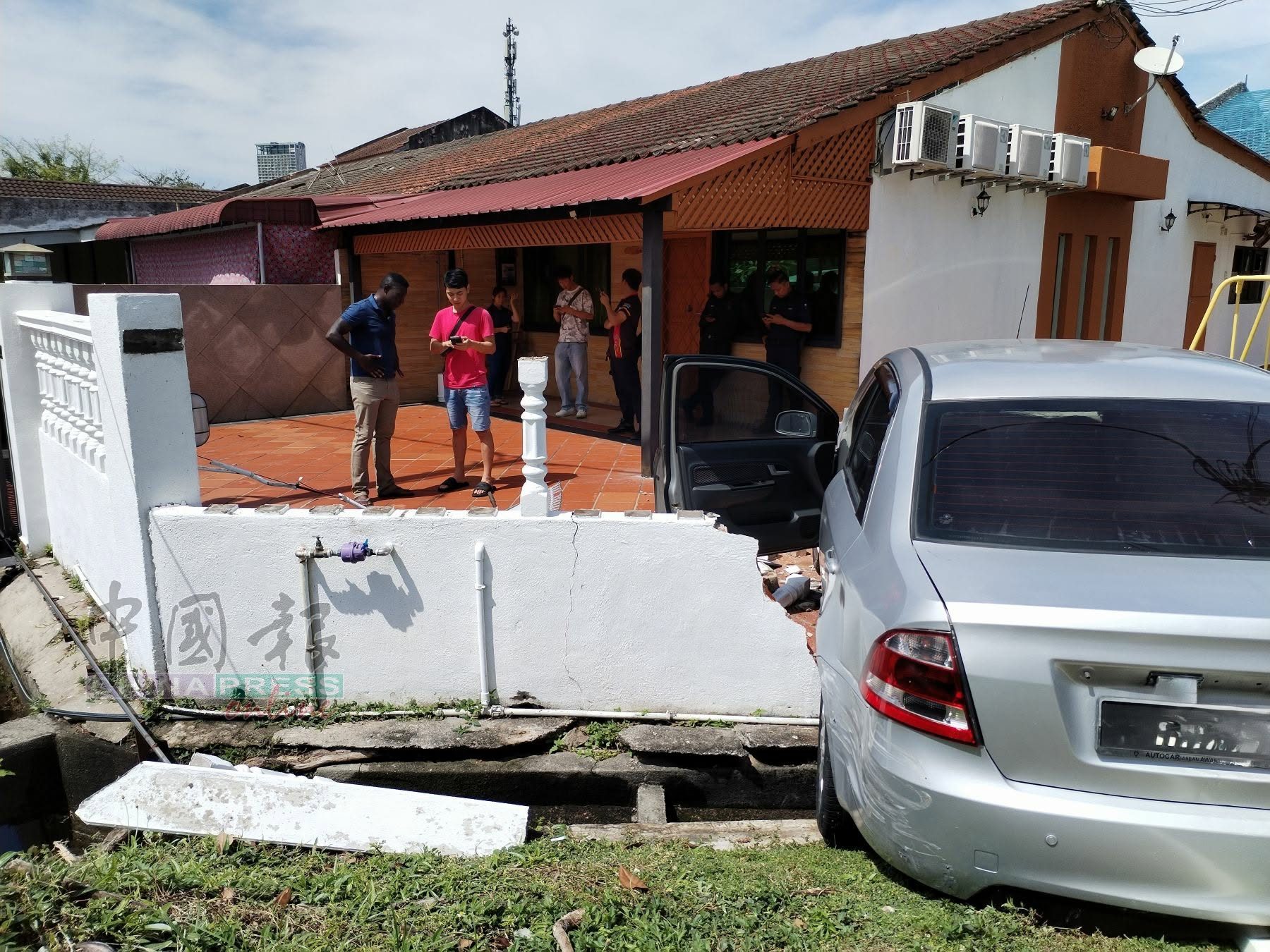 British man crashes car in Melaka (2)