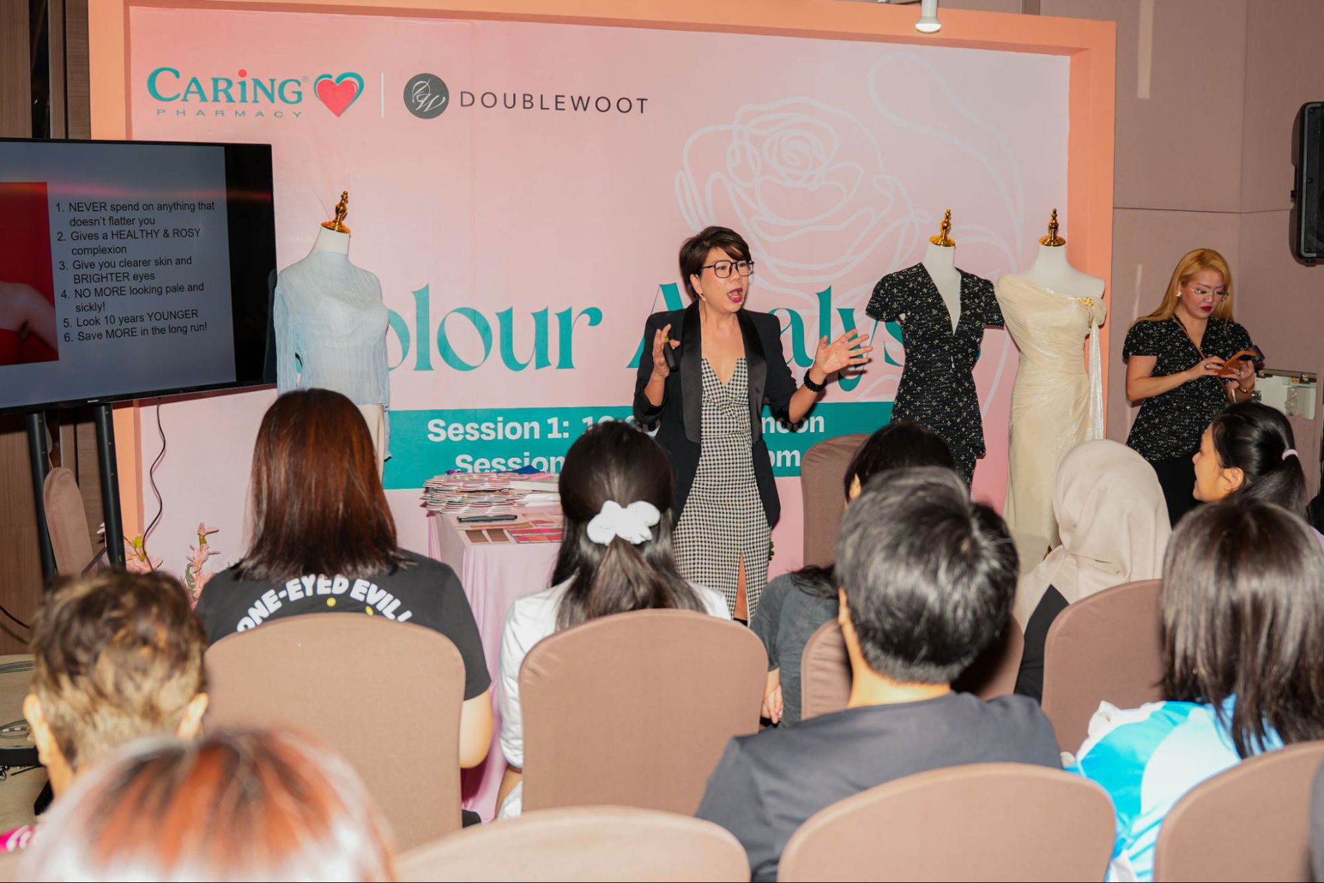 CARiNG Women Wellness colour analysis session