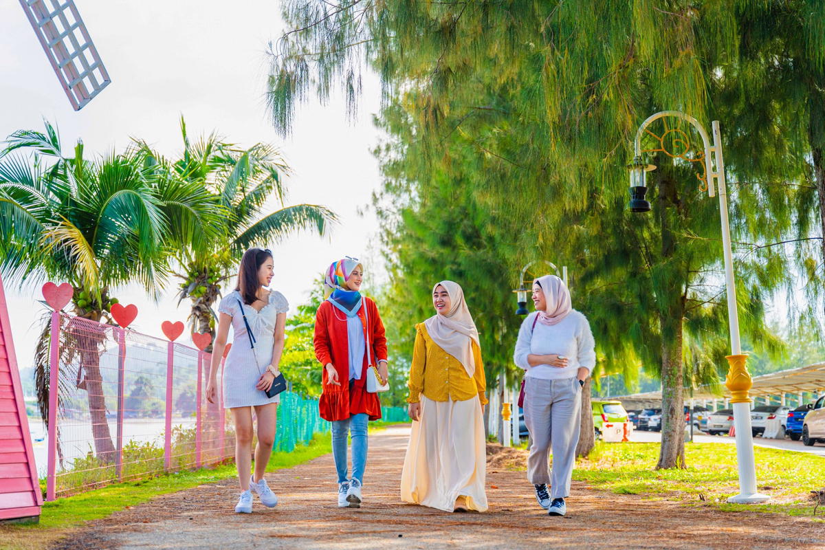 Need a short getaway? Check out the wonders of instaloka at marina island pangkor! | weirdkaya