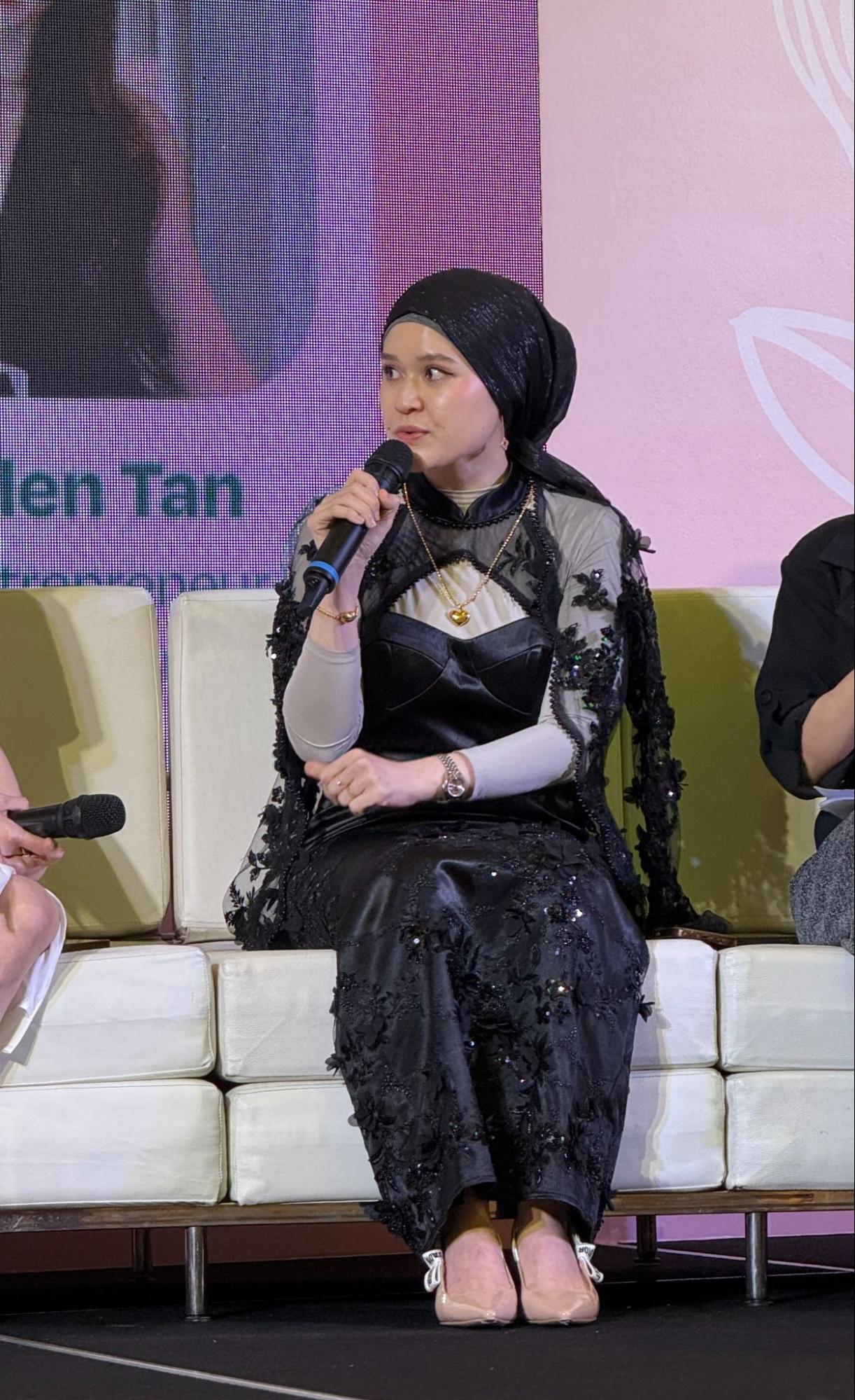 Dr Amanda Elli at CARiNG Women Wellness event