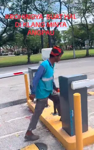 Foreigner pretends to be kdeb waste management worker