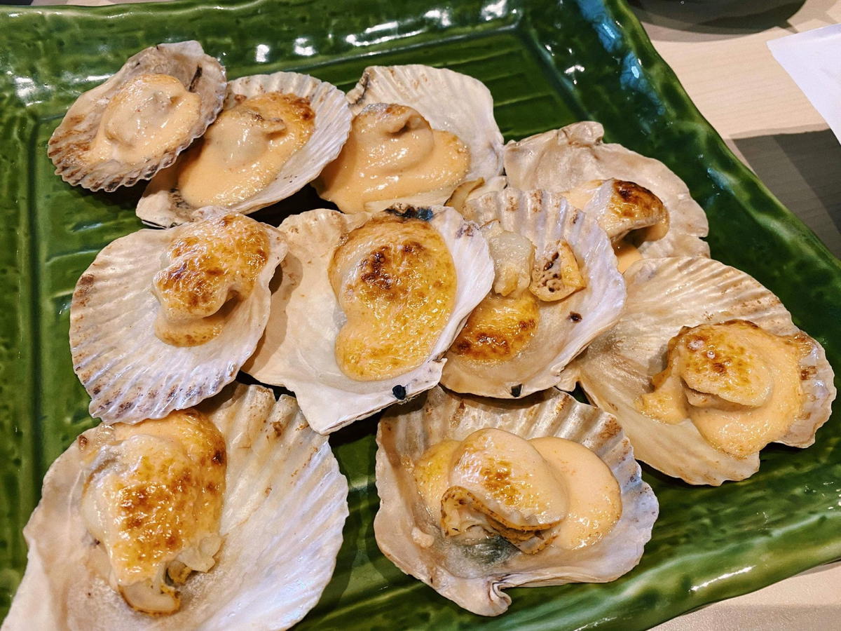 Grilled half shell scallop with cod roe(hotate teriyaki)