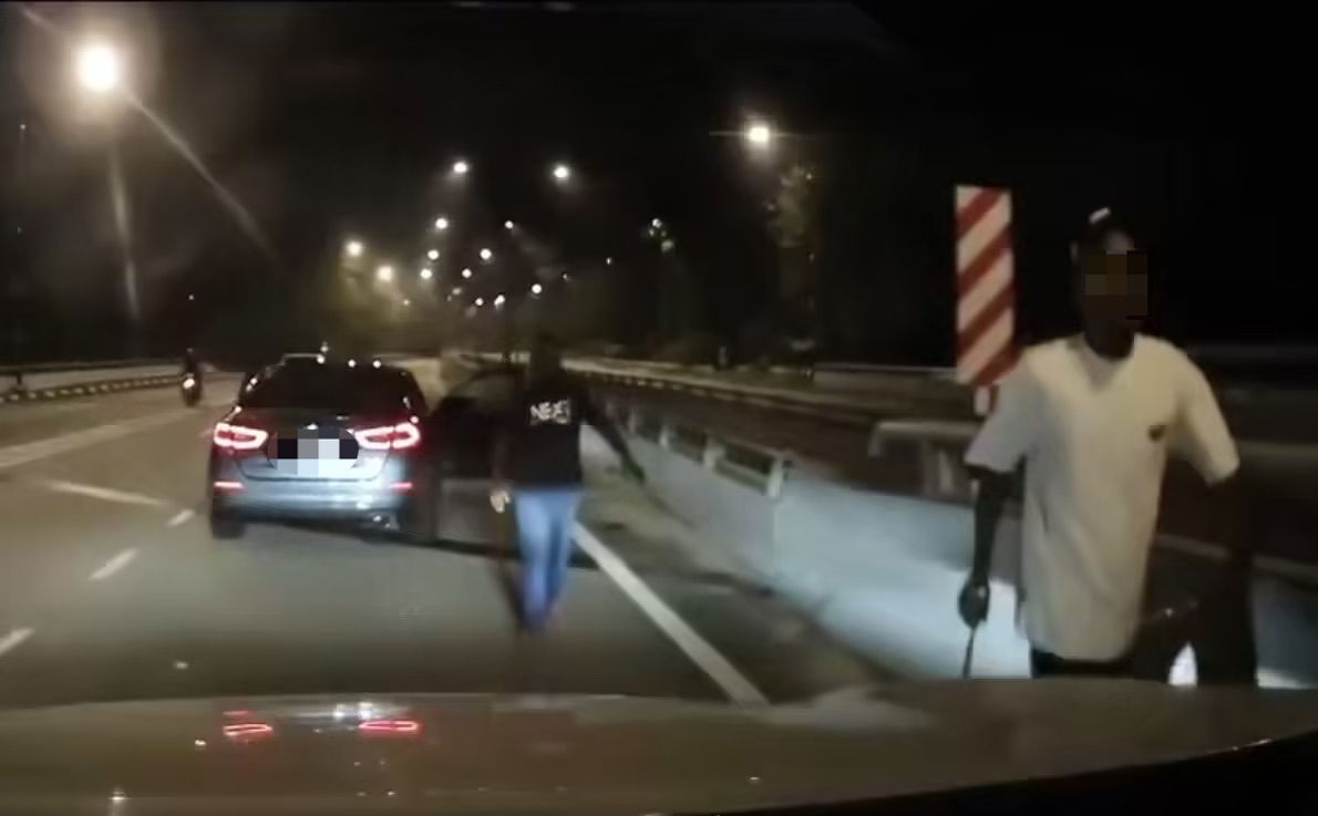 High beam lights road rage (2)