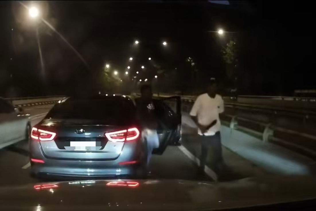 High beam lights road rage (3)