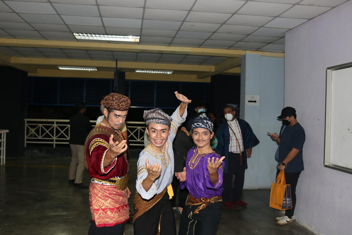 Protecting arts, culture and heritage one step at a time with uitm's randai program | weirdkaya