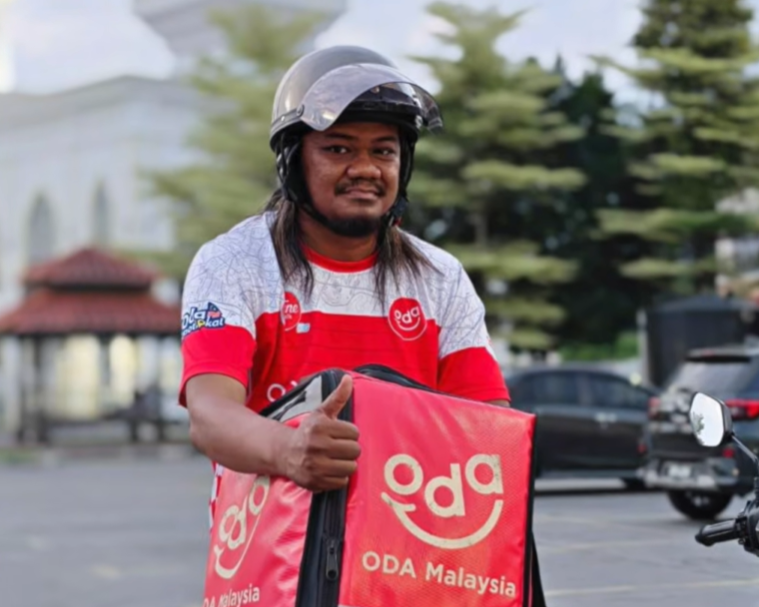 Indera Aria Wee Jeeny as delivery rider