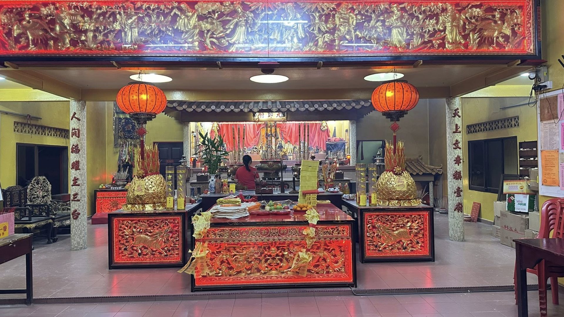 Interior of Shun Tian Gong Temple