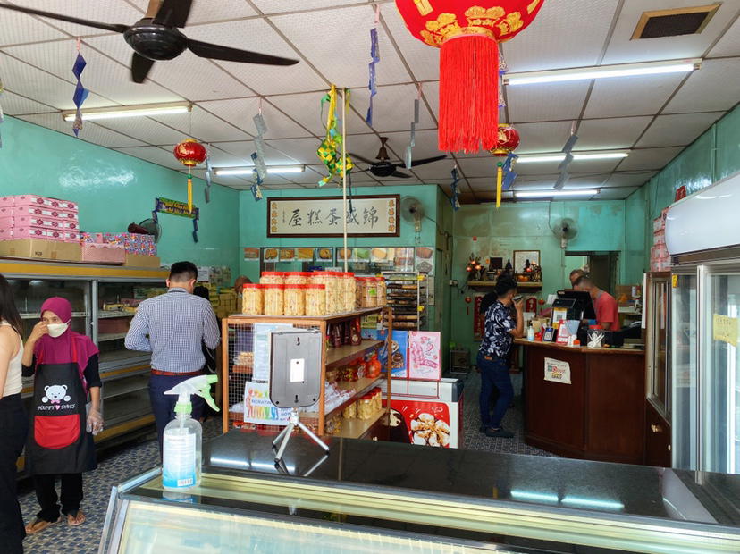 This famous 43-year-old pandan layer cake is a must-try when you visit klang | weirdkaya