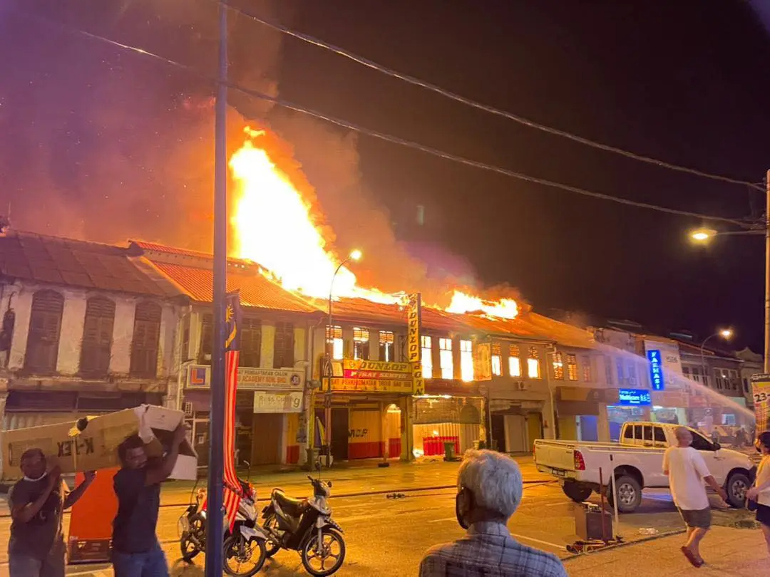 Kampung karak fire breaks out