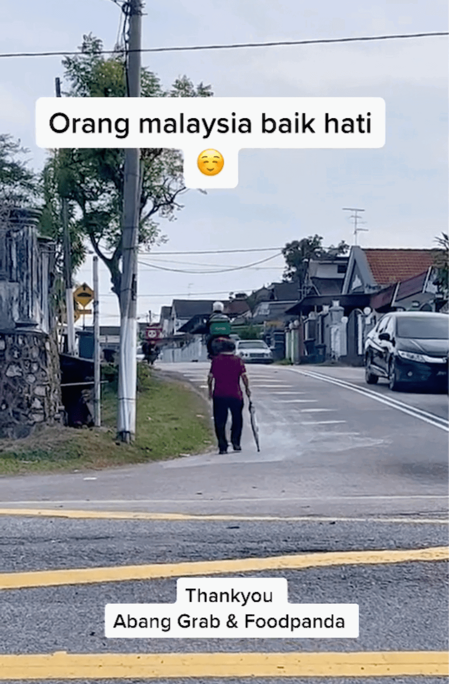 Kind food delivery riders 'escort' senior citizen to cross busy road, wins praises online 4