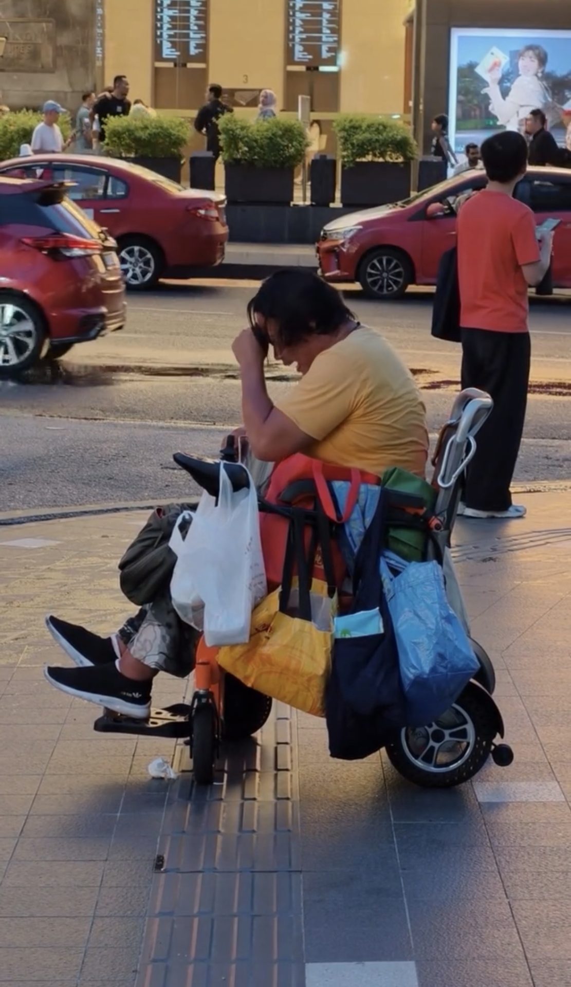 Koh Lee Peng crying