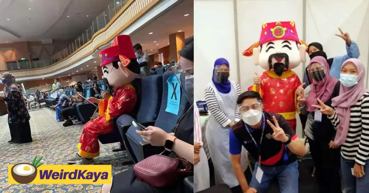 Cai shen dao! God of fortune spotted at ppv in johor | weirdkaya