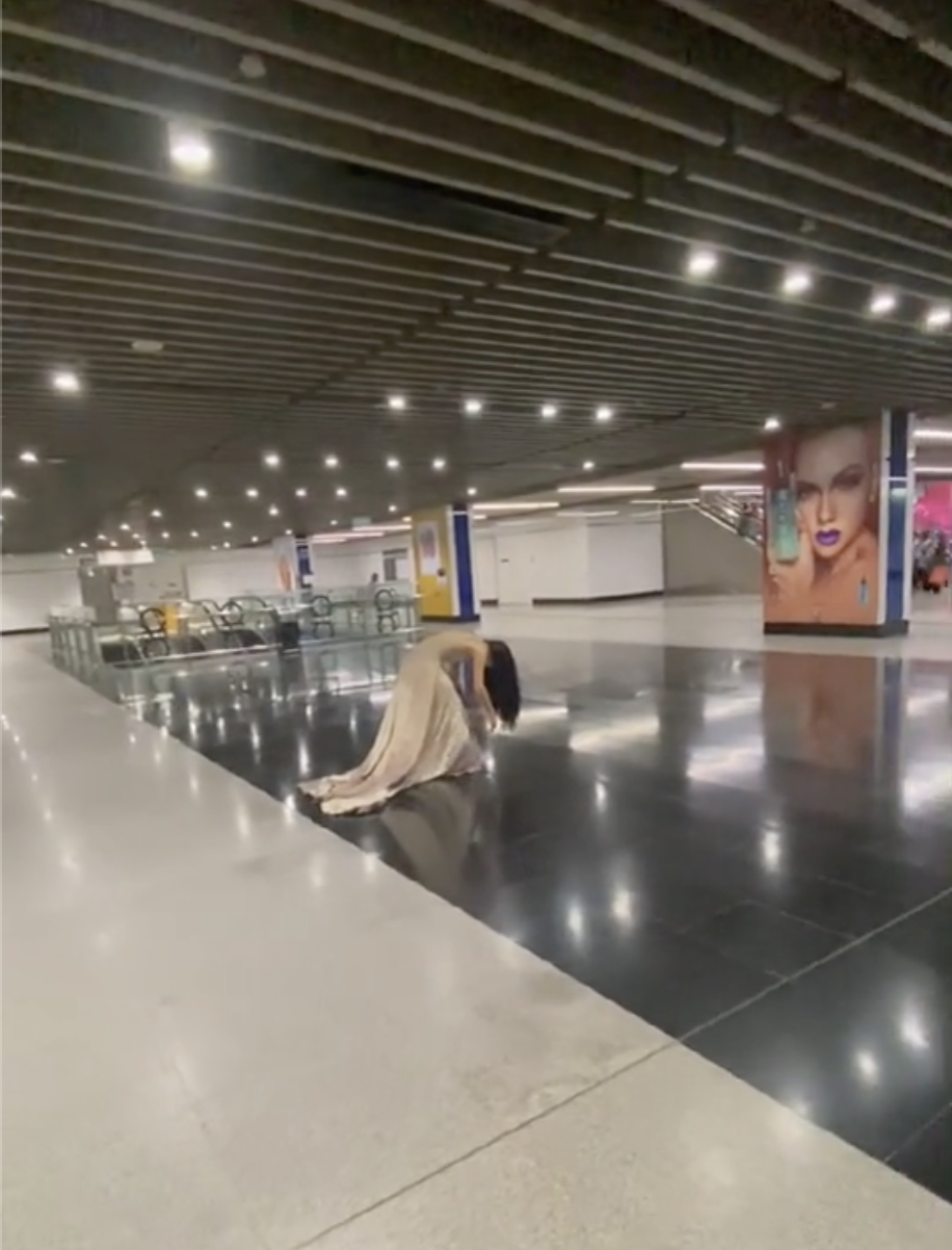 Long-haired ghost spotted in broad daylight at pasar seni mrt station