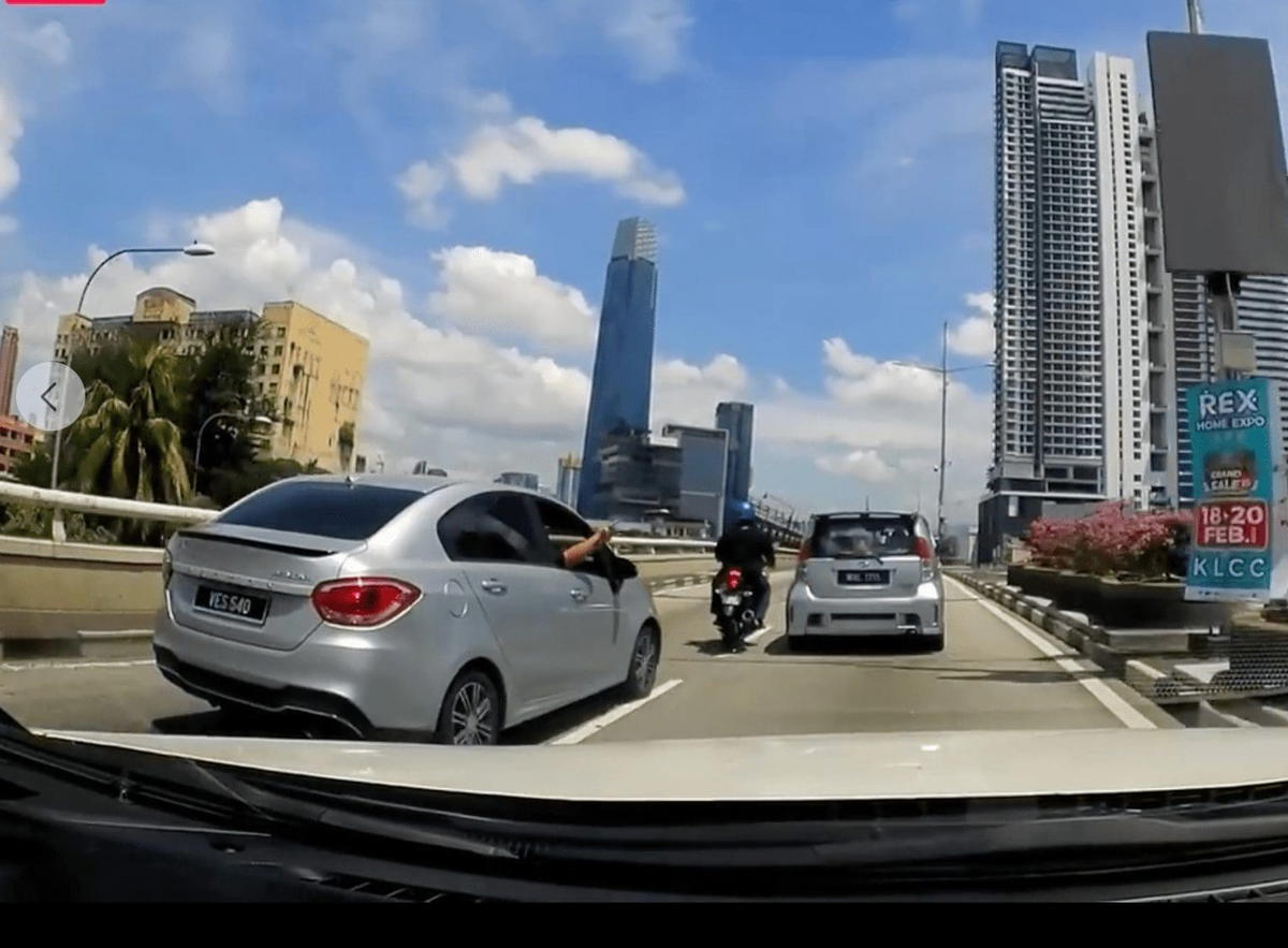 Man allegedly impersonates police officer and shows off handcuffs to cut into fellow motorist's lane 3