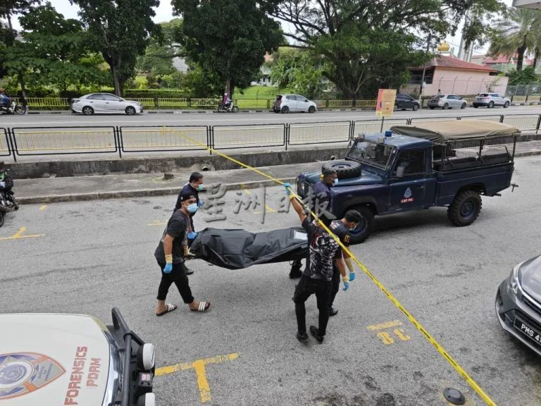 Man dies & rots inside car Penang (1)