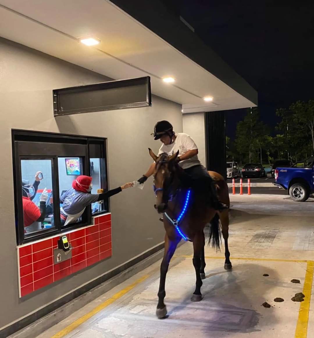 This group rode to mcdonald's cyberjaya drive-thru on horseback. Netizens: 'how about 'neigh'? | weirdkaya