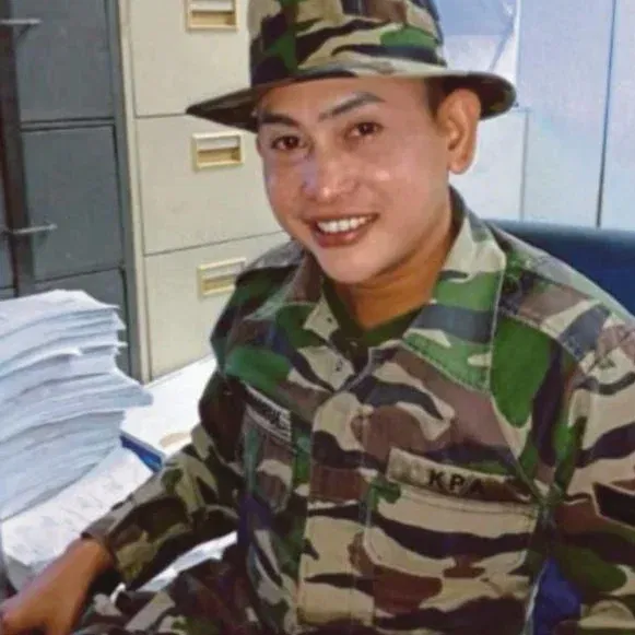 Mohamad Shahirul Shahidan as a former army man and now as bridal makeup artist
