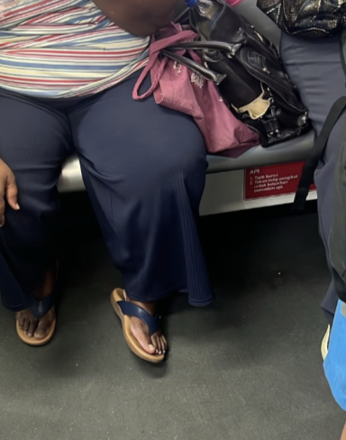 M’sian Praises Rapid KL Staff For Quick Response After Woman Refuses To Move Bag From LRT Seat