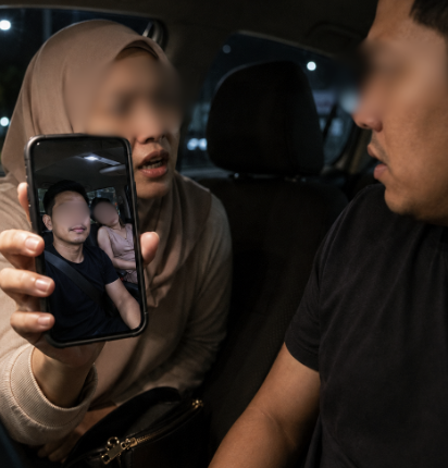 Image from: M’sian Wife Upset After Discovering E-Hailing Husband Took Photo Of Drunk Female Passenger & Shares It In Group | WeirdKaya