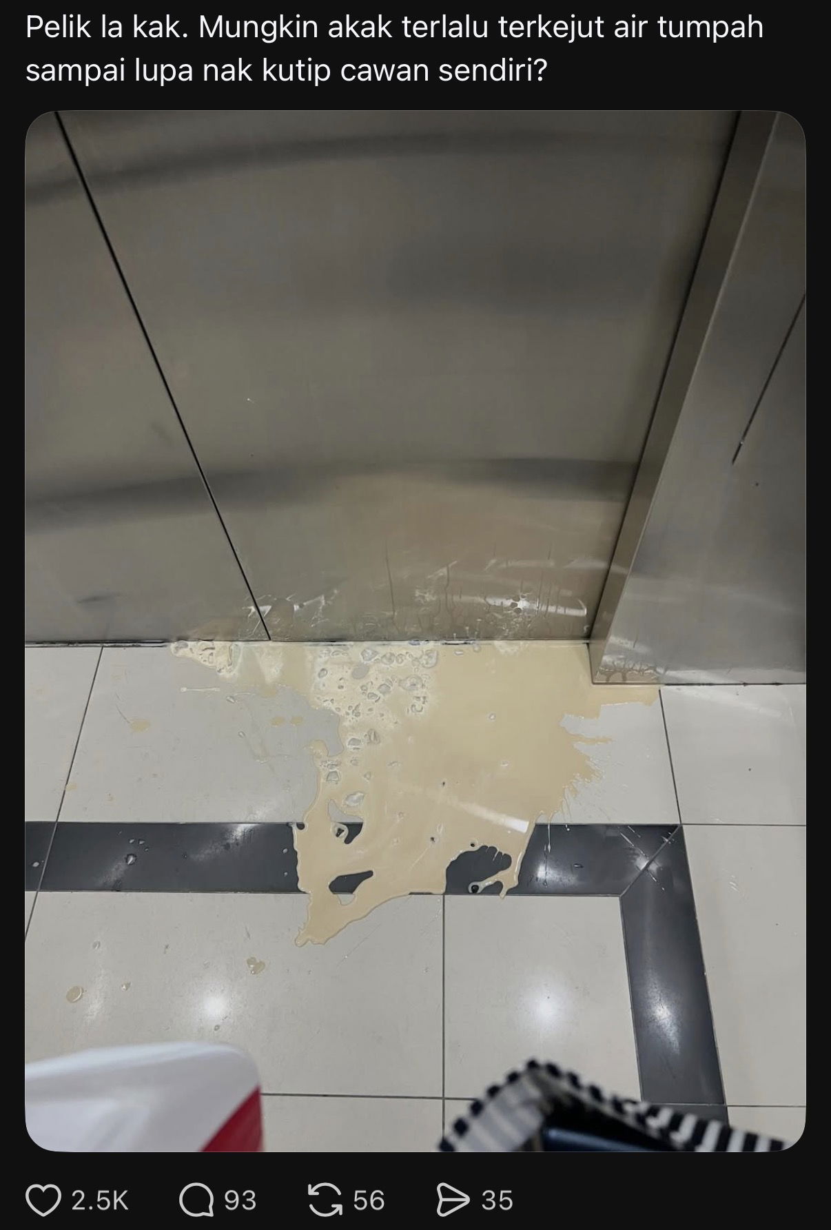 M’sian Woman Spills Drink In Condo Lift, Apologises & Walks Away Without Cleaning It
