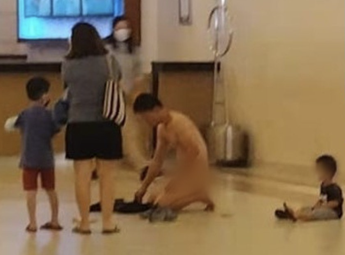 man strips genting hotel