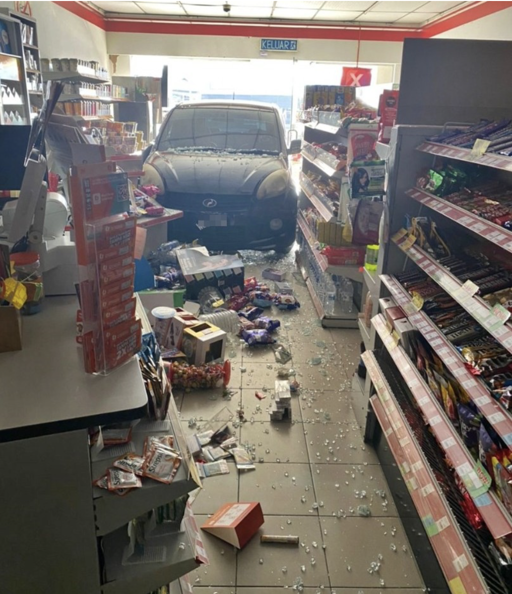 Myvi crashes into convenience store after driver steps on gas pedal by mistake 03