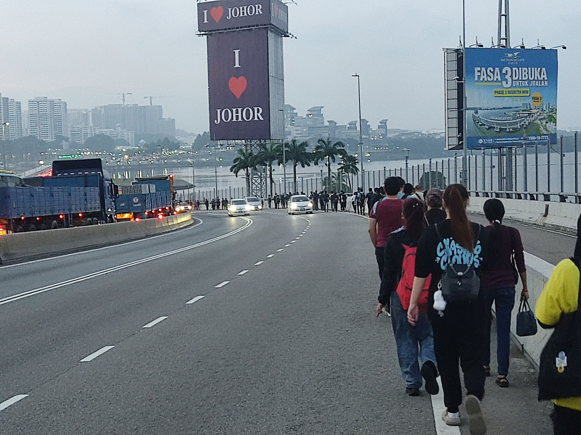 No walking sign on Causeway (2)