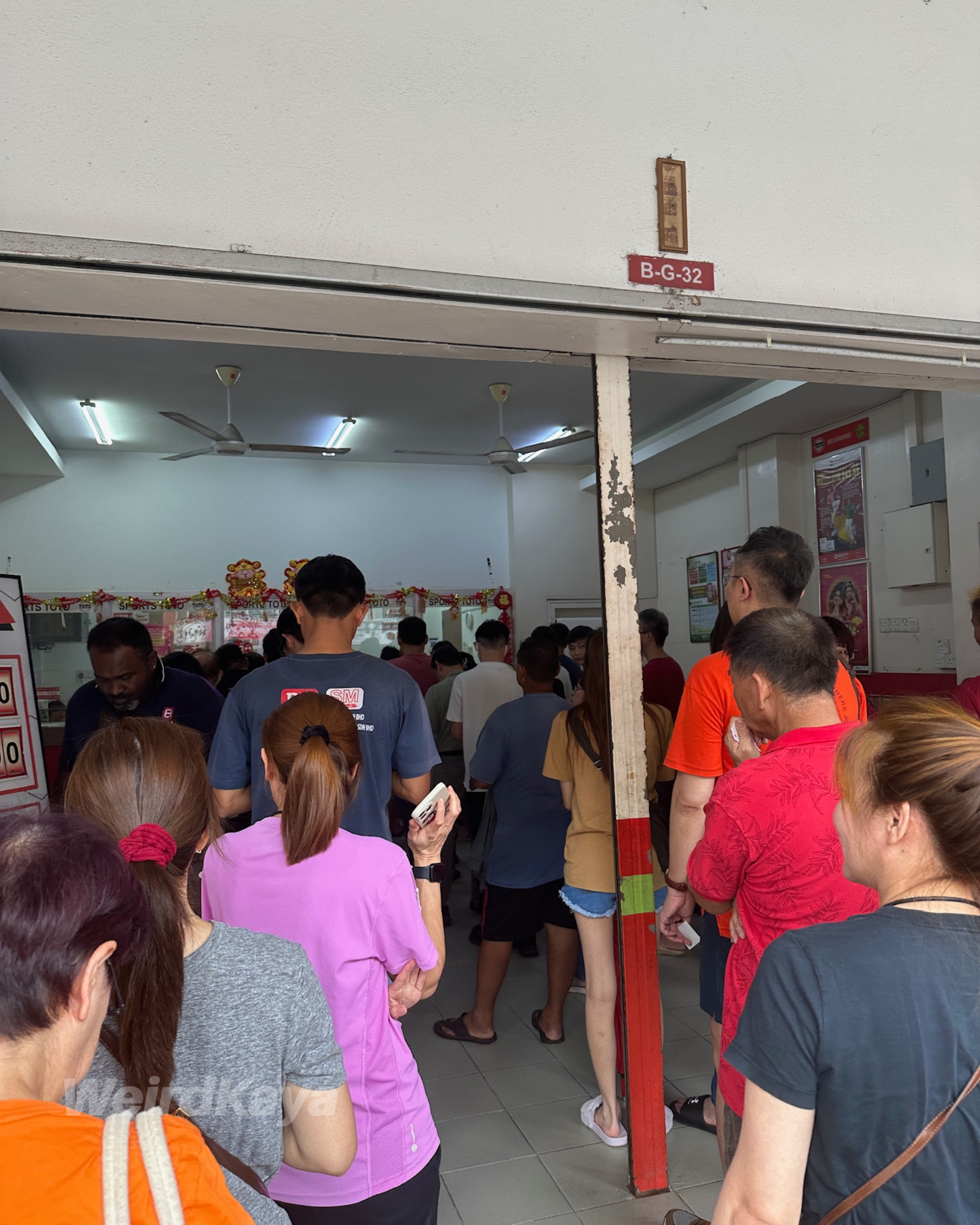 Queue At Sports Toto
