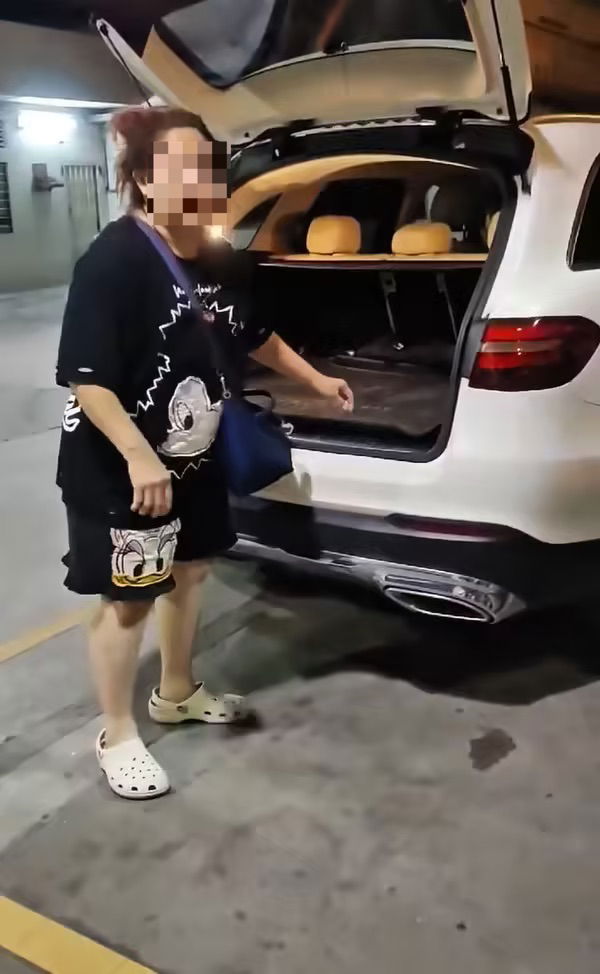 SG Mercedes using RON95 in Johor (3)