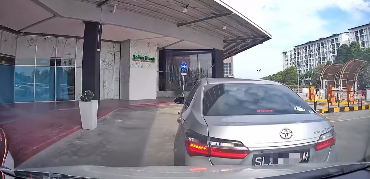 SG car collision in Johor (1)
