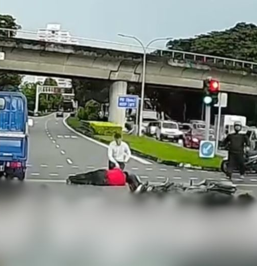 SG woman goes shopping after crash (2)